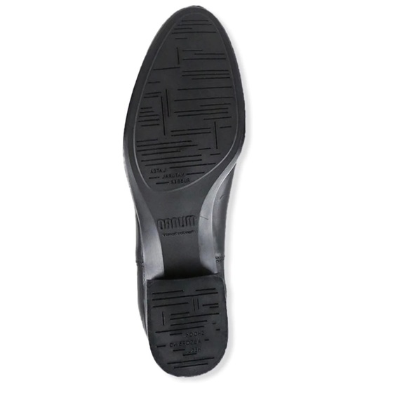 MUNRO Black Leather Bootie - Picture 4 of 5